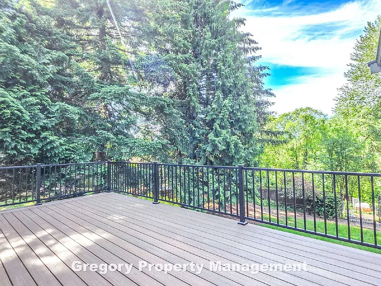622 204th St SE — Photo 14