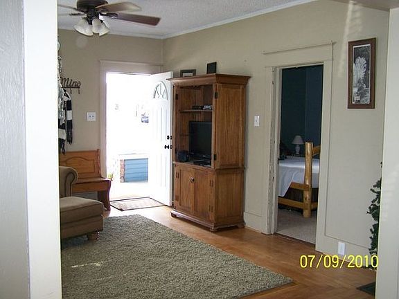 2nd image of 618 Park St