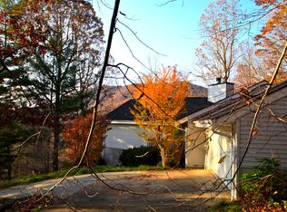 416 Canonero Dr, Fairview, NC 28730
