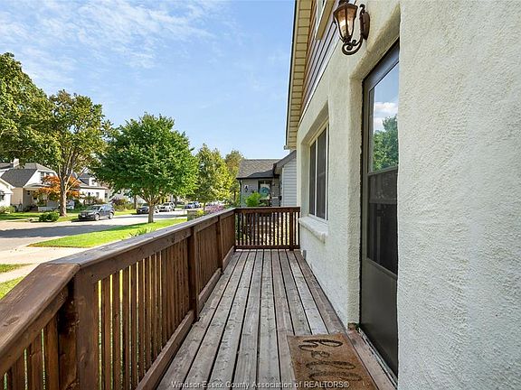 3rd image of 1825 Windermere Rd