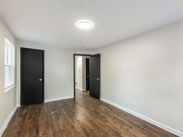 19711 Hartwell St — Photo 13