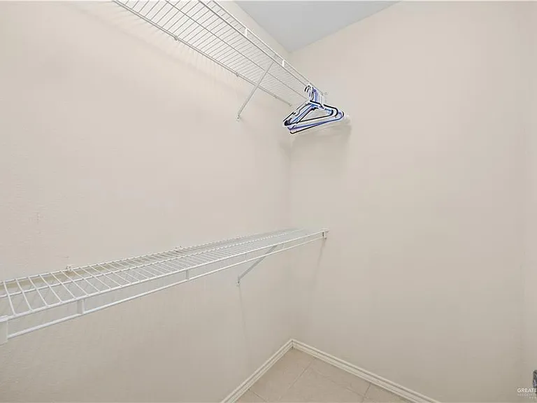 206 W Bahama St — Photo 9