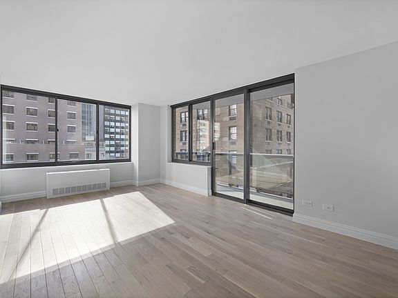 4th image of 235 W 48th St APT 11R