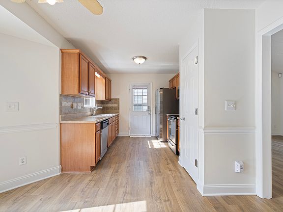 2nd image of 719 Lynn Rd
