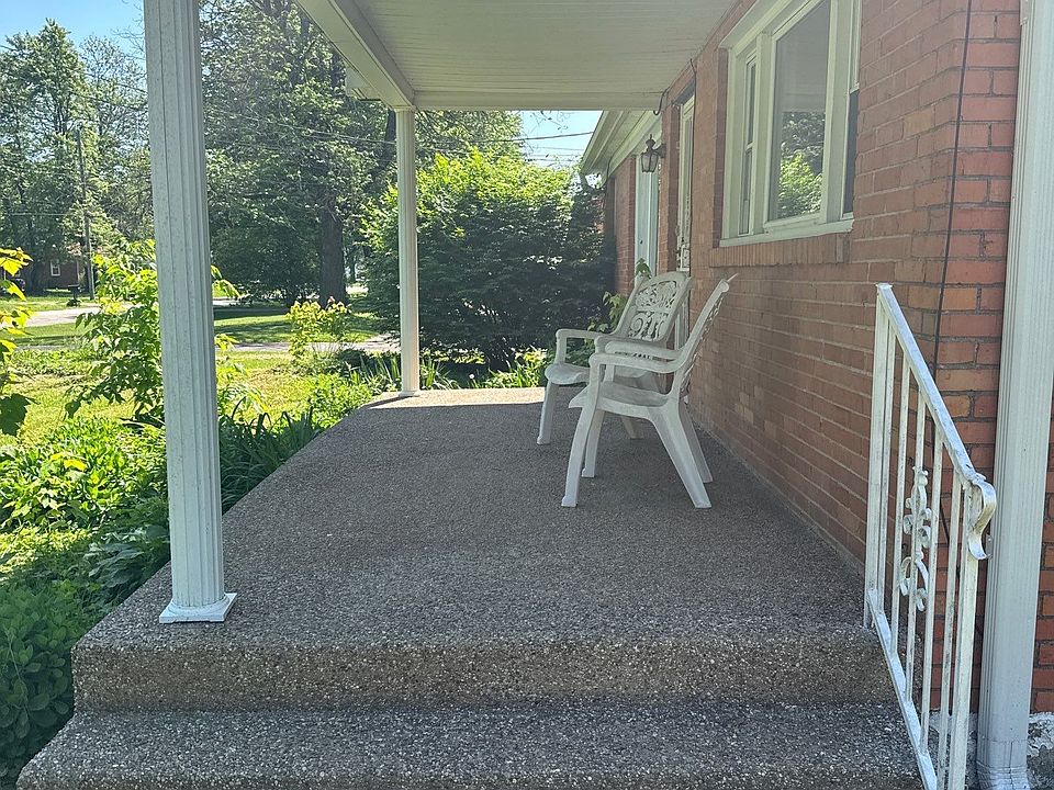 2nd image of 5702 Locust Way