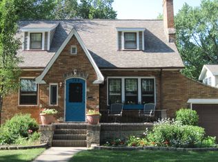 744 Prairie Ave, Downers Grove, IL 60515