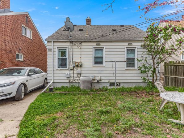 4944 Helen St, Dearborn, MI 48126