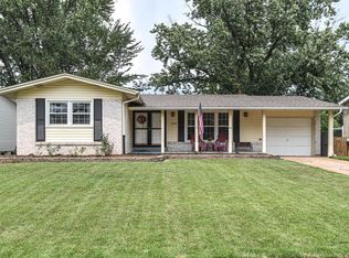 12439 Glenbush Dr, Maryland Heights, MO 63043