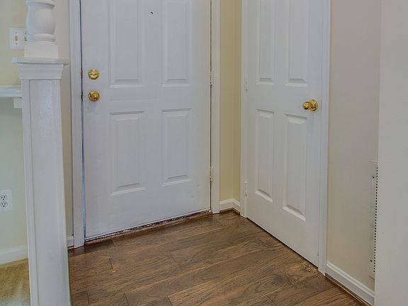 4th image of 8491 Coronation Ln