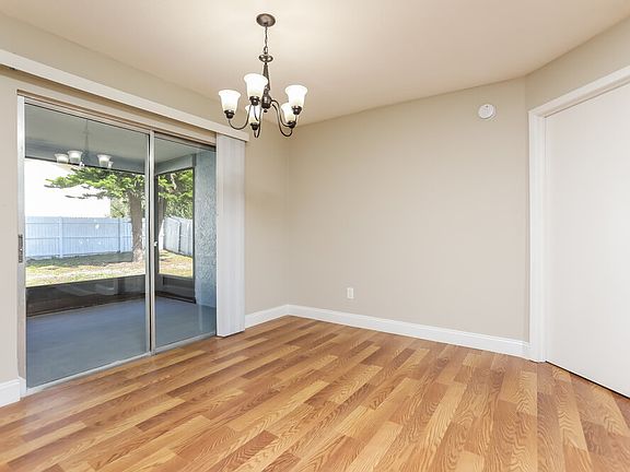 5th image of 1068 Windsong Cir