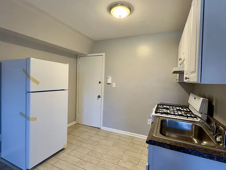 For Rent: Historic Charm at 2300 Eutaw Place Your Urban Retreat Awaits! — Photo 6