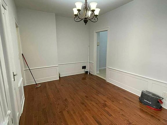 3rd image of 1953 E 17th St APT 1R