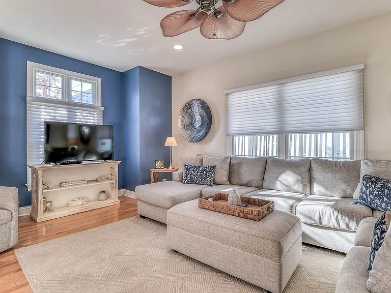 119 N Belmont Ave — Photo 5