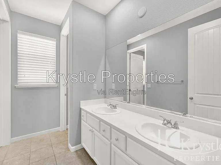 1649 Roma Dr — Photo 20
