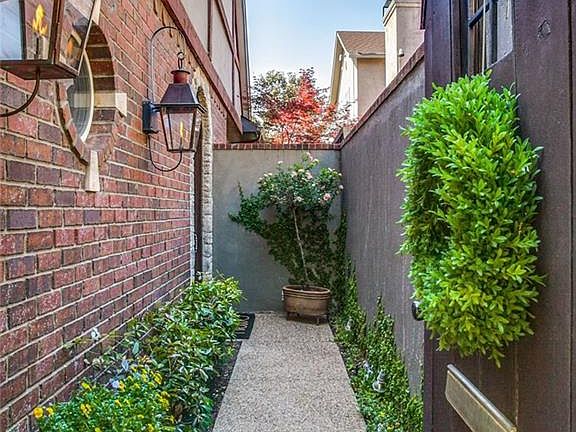 4th image of 3707 W Beverly Dr