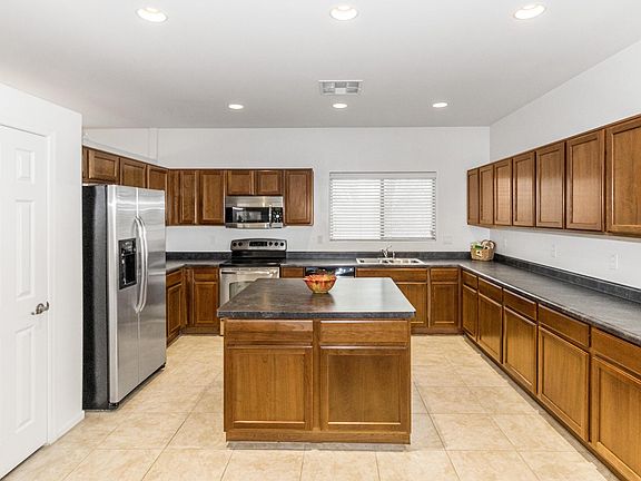 4th image of 1749 N Saint Francis Pl
