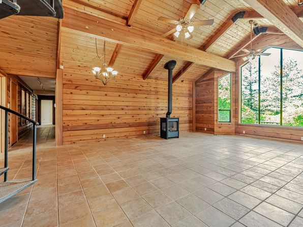 4607 Archerdale Rd, Linden, CA 95236