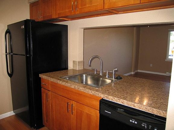 2nd image of 19924 19th Ave NE APT 202