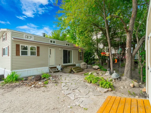 10 Hole In The Wall Rd, Wilmington, IL 60481