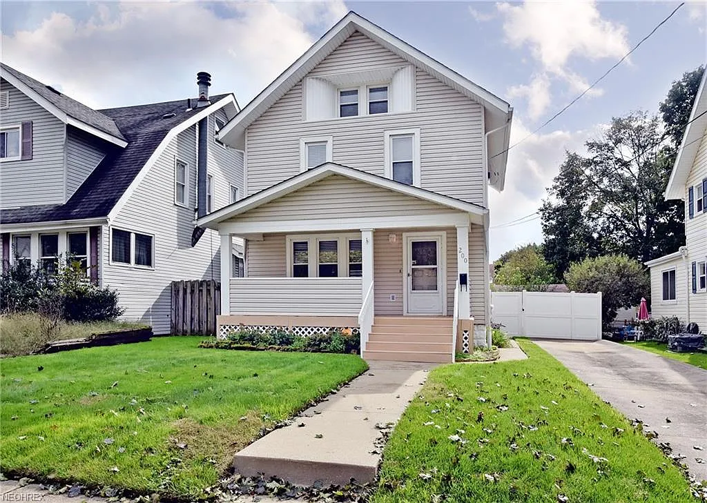 200 E Mapledale Ave photo 1