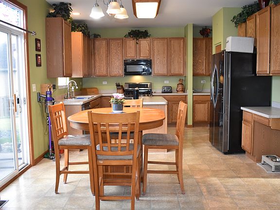 2nd image of 908 Angelica Cir