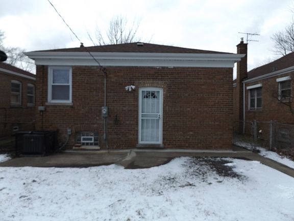 5th image of 10029 S Hoxie Ave