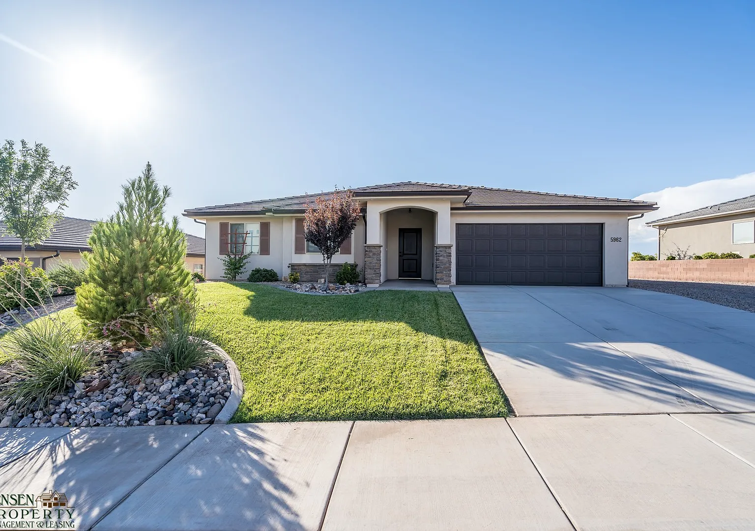 Immaculate Four Bedroom Home-Pet Friendly — Photo 3