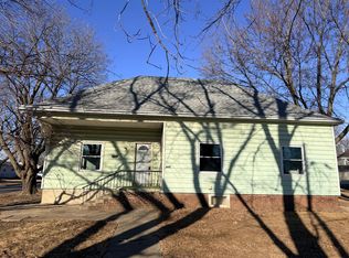 425 S Main St, Holstein, IA 51025