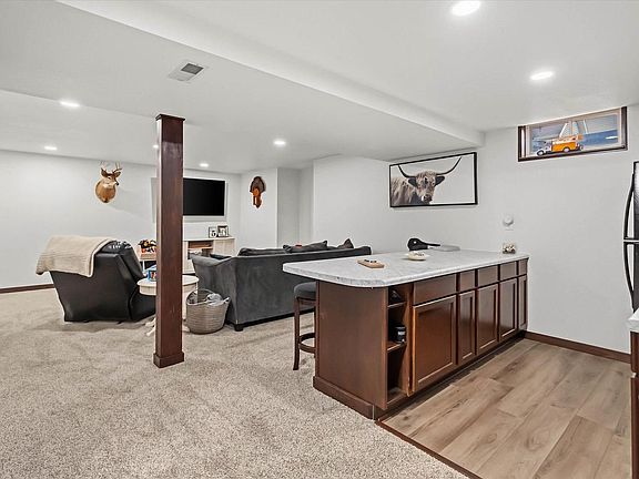 4th image of 217 Bley PARKWAY