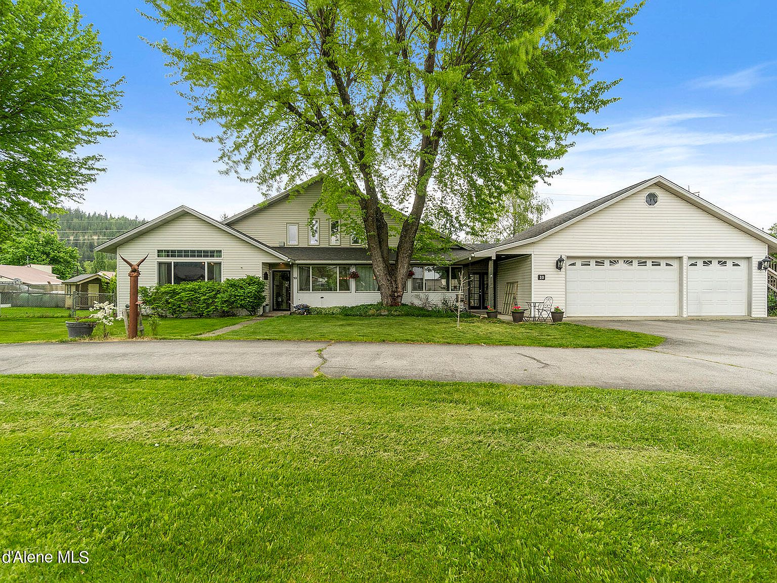 10 Lewiston Ave, Pinehurst, ID 83850 | MLS #24-4665 | Zillow