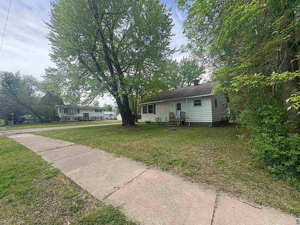 1st image of 2835 8th Ave E