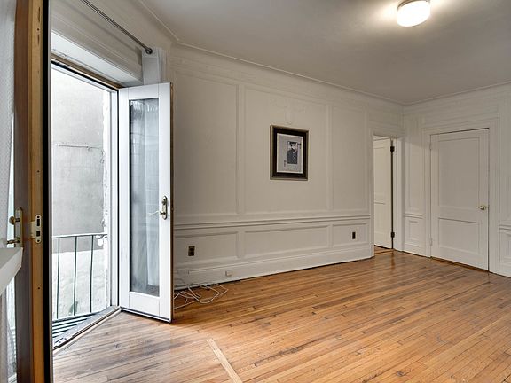 3rd image of 151 Joralemon St APT 2