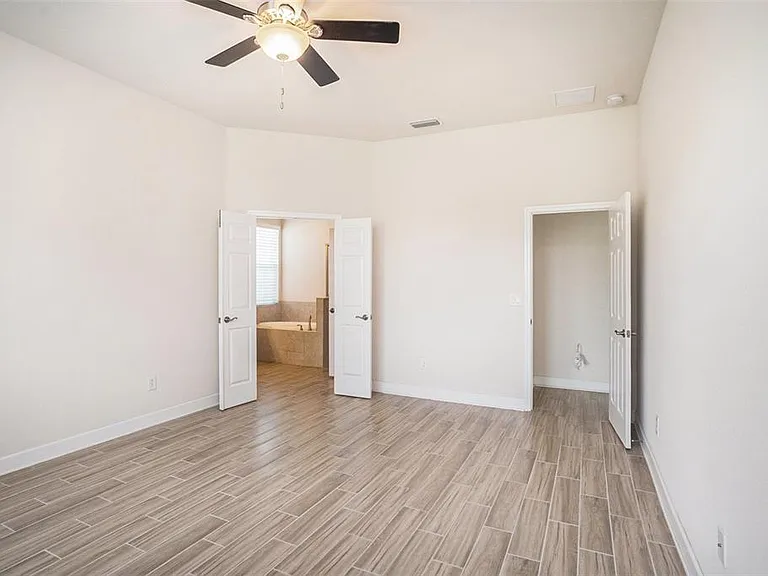 212 Shell Creek Ct — Photo 15