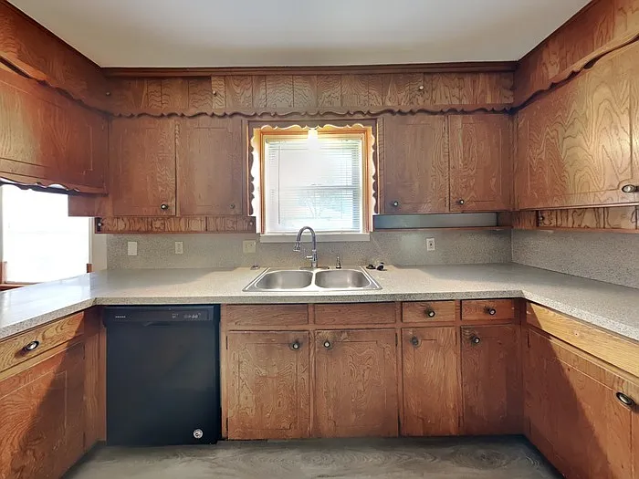 7108 Ellis Rd — Photo 5