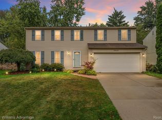 33665 Cadillac St, Farmington Hills, MI