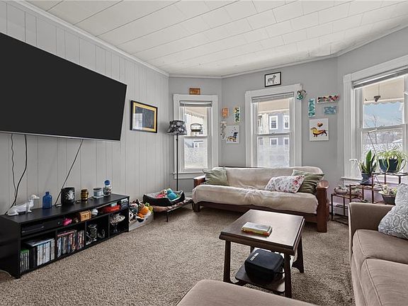 5th image of 469 Winter St