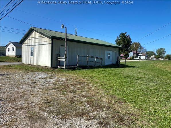 1290 Evansview Rd, Evans, WV 25241