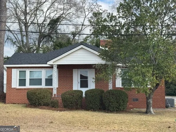 905 Carver Dr, Fort Valley, GA 31030