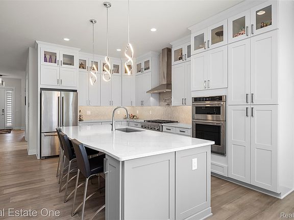 5th image of 7656 Dunlap Ct