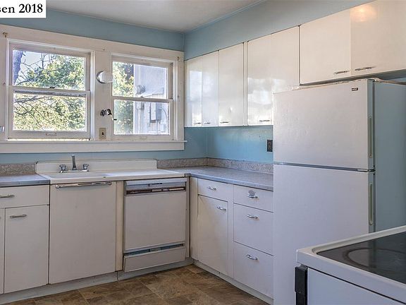 5th image of 354 Pardee Ave