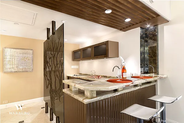Sold by Warburg | media 5
