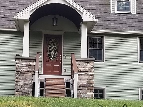 Front entry of other side