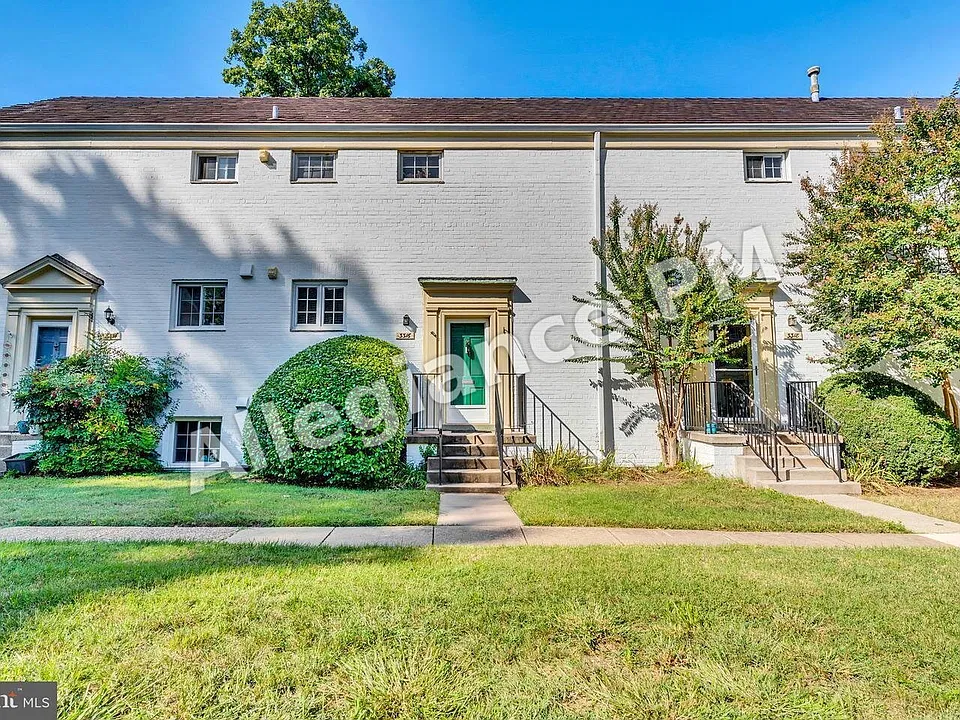 3316 Valley Dr