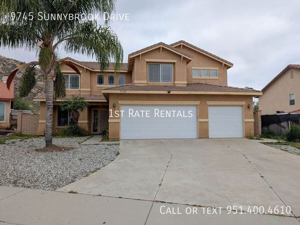 9745 Sunnybrook Dr