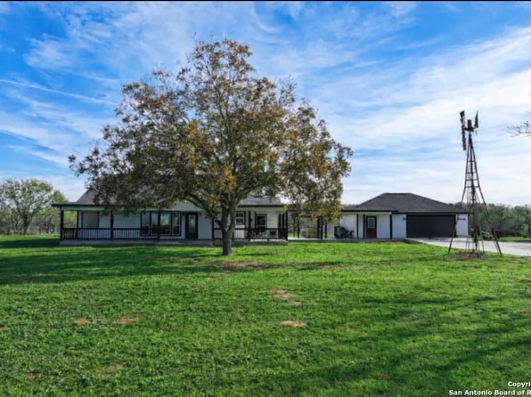 3250 Sandy Elm, La Vernia, TX 78121