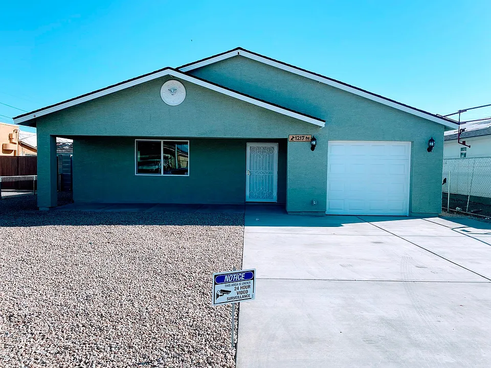 1217 S 12th Ave
