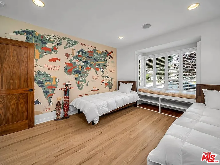 7844 Stewart Ave #A-B — Photo 24