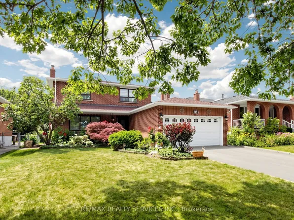 25 Malcolm Cres, Brampton, ON L6S 3C7
