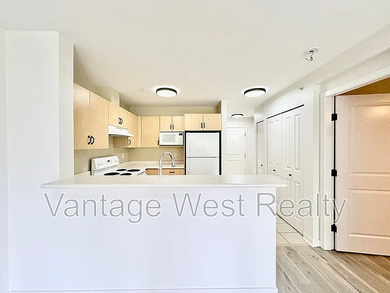 555 Yates Rd #410 — Photo 3