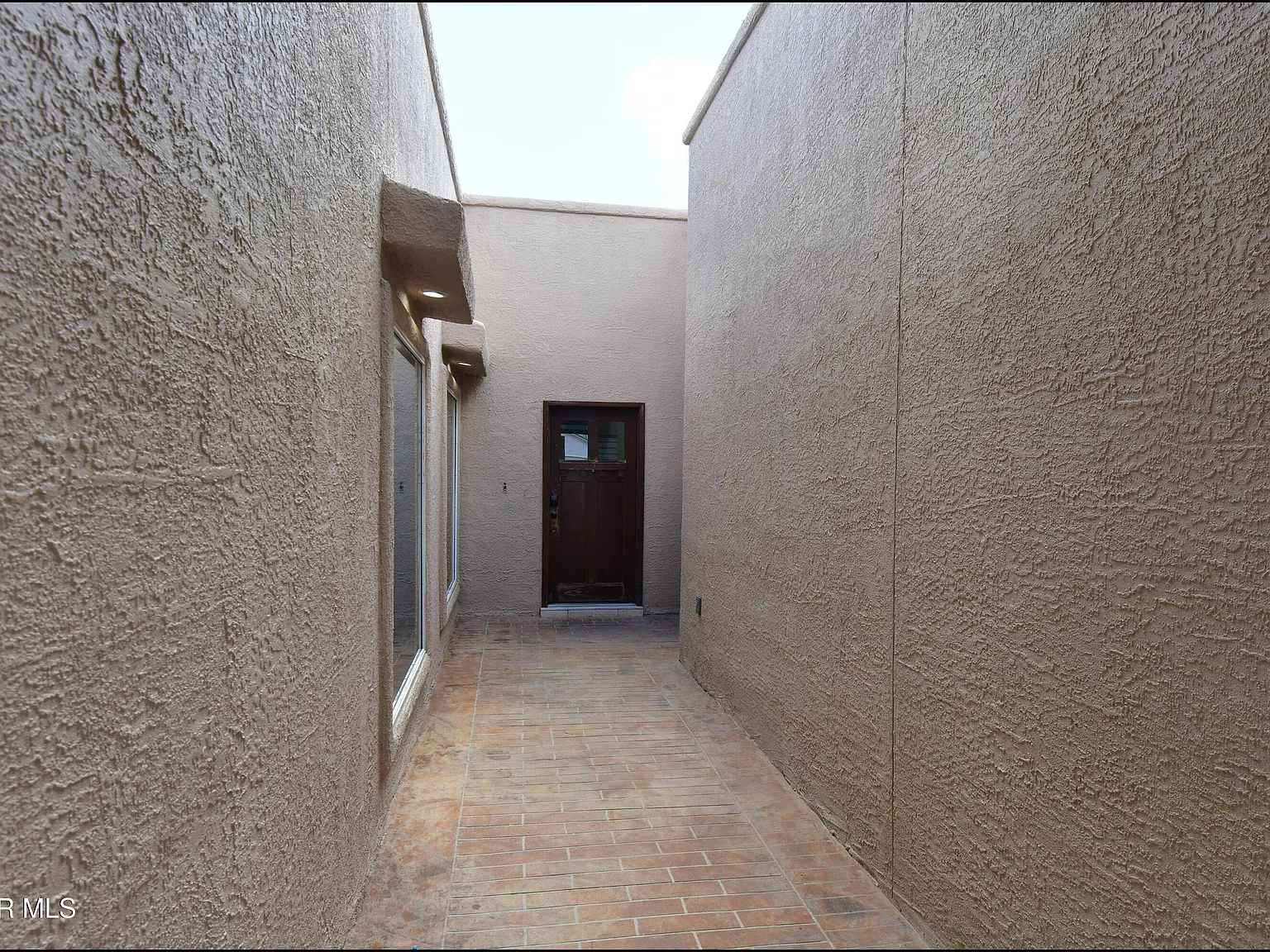 3 bed, 2.5 bath, 1891 sqft, $2,000 — Photo 3